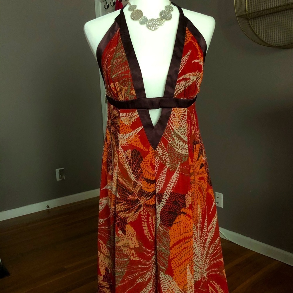 Boutique Deep-V Halter Island Dress